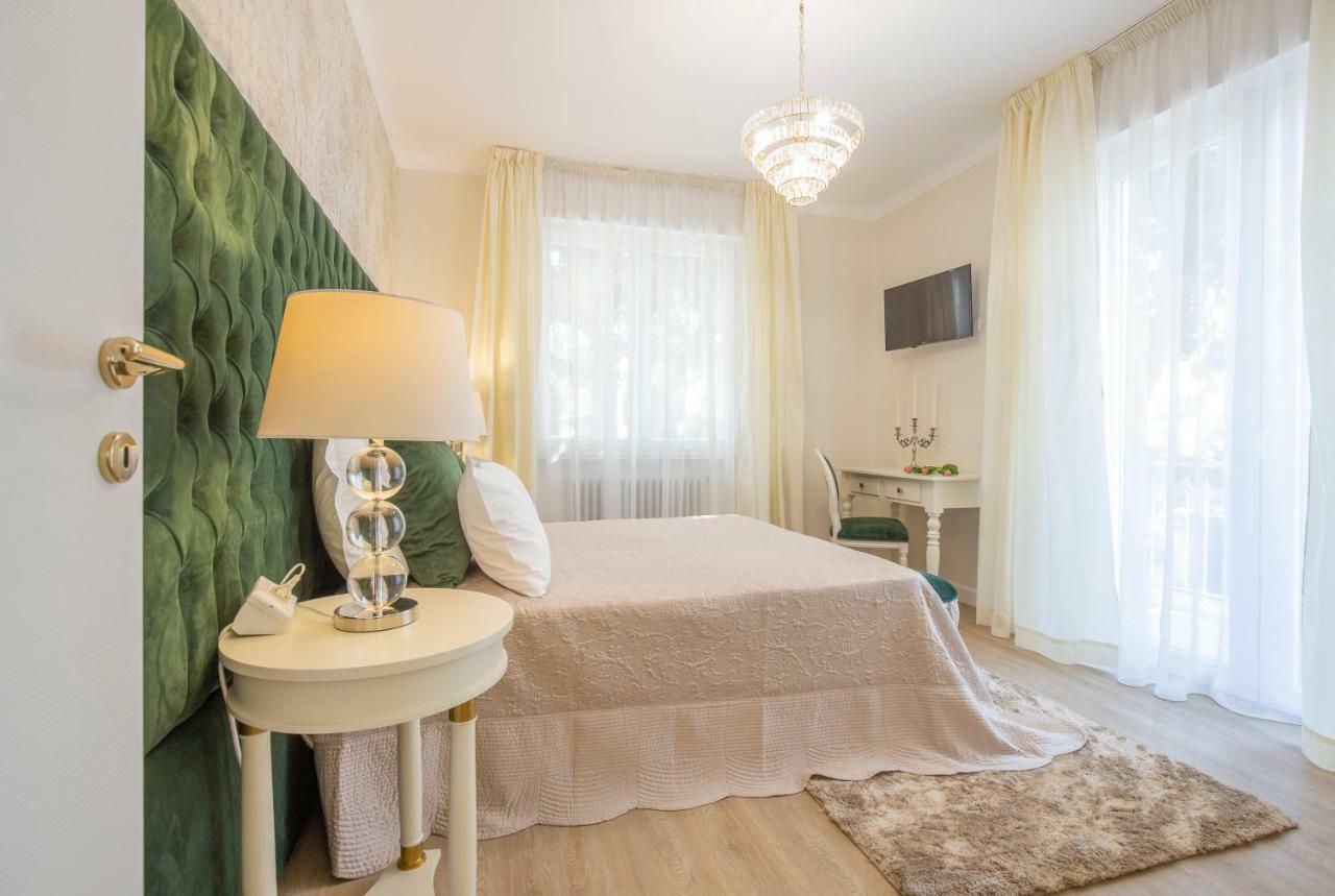 Crys: Apartments, Holiday, Business, Verde Verona Exterior foto